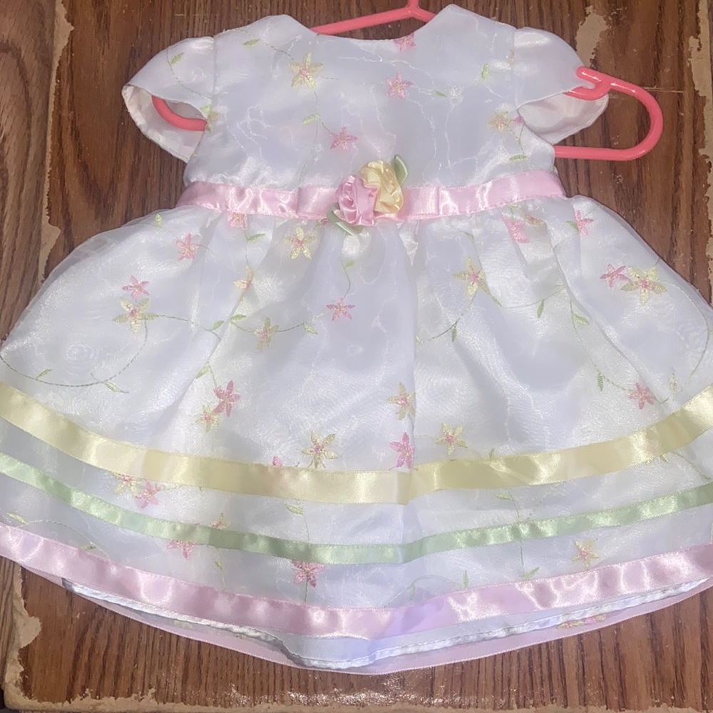 BEAUTIFUL DELICATE FLORAL DRESS